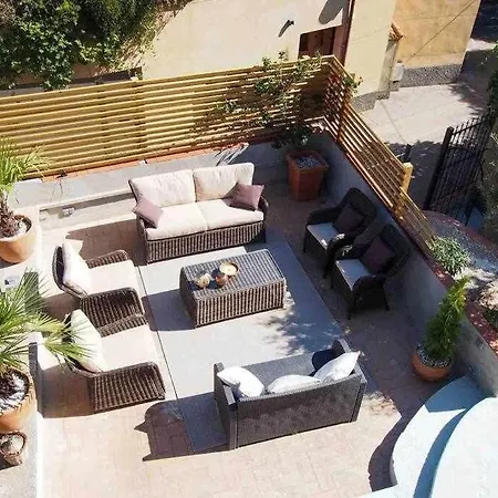 - Casco Antiguo De - Piscina Y Jardin 别墅 *