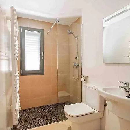 - Casco Antiguo De - Piscina Y Jardin 빌라