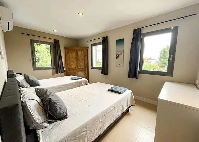 Villa - Casco Antiguo De - Piscina Y Jardin *